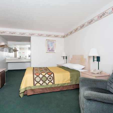Super 8 By Wyndham Cottonwood Otel Dış mekan fotoğraf